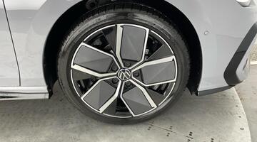 2025 Volkswagen ETSI MHEV R-Line DSG Euro 6 5-door (Grey) - Image: 5