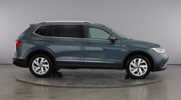 2022 Volkswagen 2.0 TDI Life DSG Euro 6 5-door (Blue) - Image: 4