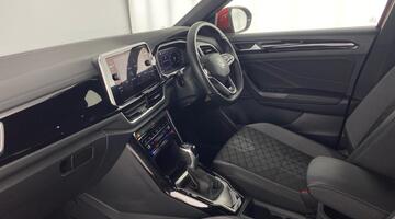 2023 Volkswagen TSI R-Line DSG Euro 6 5-door (Red) - Image: 2