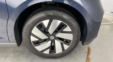 2025 Volkswagen Pro 79kWh Commerce Plus Auto 5-door (Blue) - Image: 5