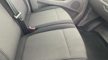 2025 Volkswagen 2.0 TDI T28 Commerce Plus FWD SWB Euro 6 5-door (White) - Image: 25