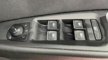 2017 SEAT EcoTSI FR Technology Euro 6 5-door (Red) - Image: 19