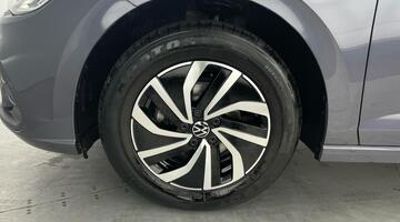 2023 Volkswagen 1.0 TSI Life Euro 6 5-door (Grey) - Image: 33