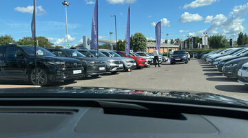 2025 Volkswagen ETSI MHEV R-Line DSG Euro 6 5-door (Black) - Image: 48