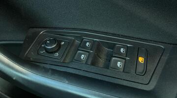 2025 Volkswagen TSI Match DSG Euro 6 5-door (Black) - Image: 24