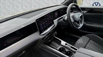 2025 Volkswagen ETSI MHEV R-Line DSG Euro 6 5-door (Grey) - Image: 2