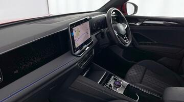 2025 Volkswagen 2.0 TDI R-Line DSG Euro 6 5-door (Red) - Image: 2