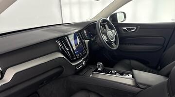 2022 Volvo 2.0 B5 MHEV Core Auto Euro 6 5-door (Grey) - Image: 2