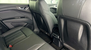 2025 Audi 45 Black Edition Sportback Auto quattro 5-door 82kWh (Blue) - Image: 30