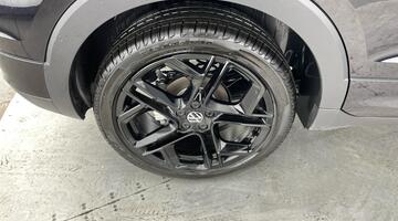 2025 Volkswagen 1.0 TSI Black Edition Euro 6 5-door (Black) - Image: 15