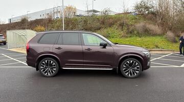 2025 Volvo 2.0 T8 18.8kWh Ultra Dark Auto 4WD Euro 6 5-door (Red) - Image: 4