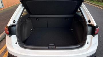 2025 Volkswagen 1.0 TSI Life Euro 6 5-door (White) - Image: 17