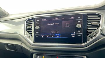 2021 Volkswagen TSI EVO R-Line DSG Euro 6 5-door (Red) - Image: 16