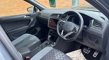 2023 Volkswagen 2.0 TDI R-Line DSG Euro 6 5-door (Grey) - Image: 6