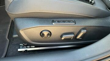 2025 CUPRA ETSI Shadow Edition DSG Euro 6 5-door (Blue) - Image: 21