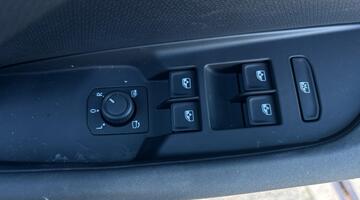 2025 CUPRA 2.0 TSI VZ1 DSG 4-doorive Euro 6 5dr (Grey) - Image: 28