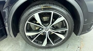 2021 Volkswagen TSI R-Line DSG Euro 6 5-door (Black) - Image: 5