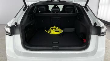 2025 Volkswagen Pro 77kWh Match Tourer Auto 5-door (White) - Image: 1