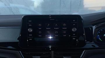 2025 Volkswagen TSI Black Edition Plus DSG Euro 6 5-door (White) - Image: 7