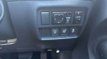 2019 Nissan Tekna XTRON Euro 6 5-door (Blue) - Image: 16