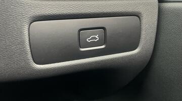 2024 Volvo 2.0 B5 MHEV Plus Auto Euro 6 5-door (Black) - Image: 21