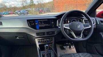 2025 Volkswagen 1.0 TSI R-Line DSG Euro 6 5-door (Red) - Image: 8