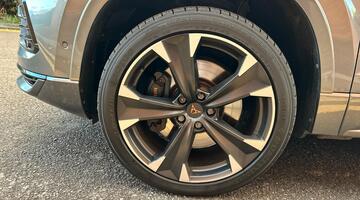 2022 CUPRA 2.0 TSI VZ1 DSG 4-doorive Euro 6 5dr (Grey) - Image: 11