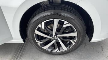 2025 Volkswagen 1.0 TSI Match DSG Euro 6 5-door (White) - Image: 5