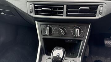 2025 Volkswagen 1.0 TSI Match DSG Euro 6 5-door (Black) - Image: 24