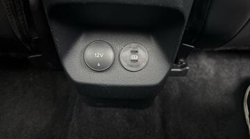 2025 Ford Standard Range 43kWh Premium Auto 5-door (Yellow) - Image: 9