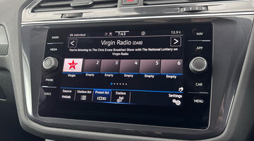 2025 Volkswagen TSI R-Line DSG Euro 6 5-door (White) - Image: 22