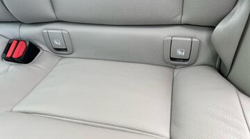 2025 Volvo 2.0 B5 MHEV Plus Auto Euro 6 5-door (Black) - Image: 26