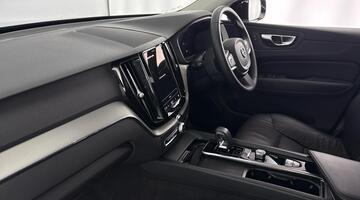 2024 Volvo 2.0 B5 MHEV Core Auto Euro 6 5-door (Black) - Image: 2