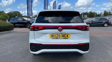 2025 Volkswagen TSI eHybrid 19.7kWh R-Line DSG Euro 6 5-door (White) - Image: 10