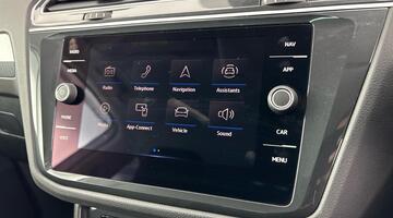 2020 Volkswagen TSI Life DSG Euro 6 5-door (White) - Image: 18