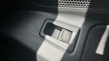 2025 Volkswagen GTX 86kWh Plus Tourer Auto 4Motion 5-door (Red) - Image: 22