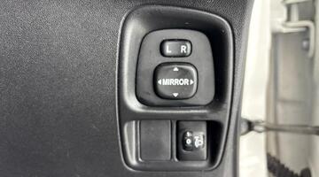 2020 Toyota 1.0 VVT-i x-trend Funroof x-shift Euro 6 5-door (White) - Image: 24