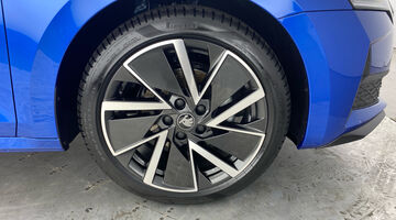 2025 Škoda 2.0 TDI SportLine DSG Euro 6 5-door (Blue) - Image: 6