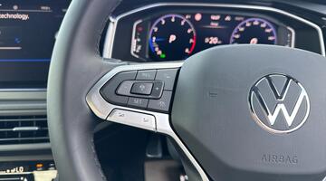 2025 Volkswagen 1.0 TSI R-Line DSG Euro 6 5-door (Red) - Image: 37