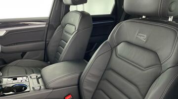 2025 Volkswagen 3.0 TDI V6 Black Edition Tiptronic 4Motion Euro 6 5-door (Grey) - Image: 42