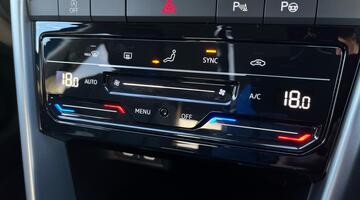 2025 Volkswagen TSI Match DSG Euro 6 5-door (Blue) - Image: 16