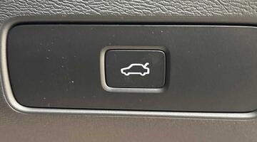 2024 Volvo 2.0 B3 MHEV Plus DCT Auto Euro 6 5-door (Blue) - Image: 29