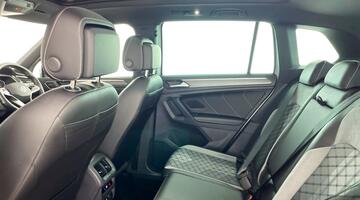 2022 Volkswagen 2.0 TDI R-Line DSG 4Motion Euro 6 5-door (Silver) - Image: 33