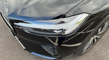 2025 Volvo 2.0 B5 MHEV Plus Auto Euro 6 5-door (Black) - Image: 33