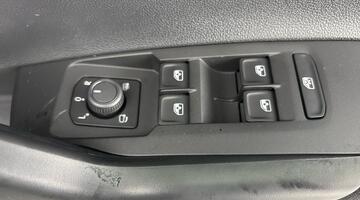 2025 Volkswagen 1.0 TSI Match DSG Euro 6 5-door (Black) - Image: 19