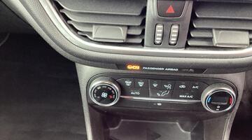 2017 Ford 1.0T EcoBoost Titanium Euro 6 5-door (Silver) - Image: 28