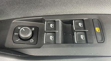 2024 Volkswagen 1.0 TSI R-Line DSG Euro 6 5-door (Black) - Image: 19