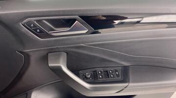 2023 Volkswagen TSI R-Line DSG Euro 6 5-door (Red) - Image: 20