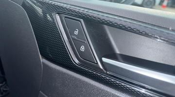 2024 Volkswagen 1.0 TSI Life DSG Euro 6 5-door (Black) - Image: 20