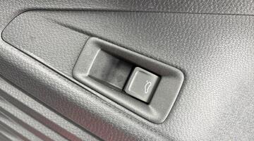 2023 Volkswagen Pro Performance 77kWh Max Auto 5-door (Multicolour) - Image: 24